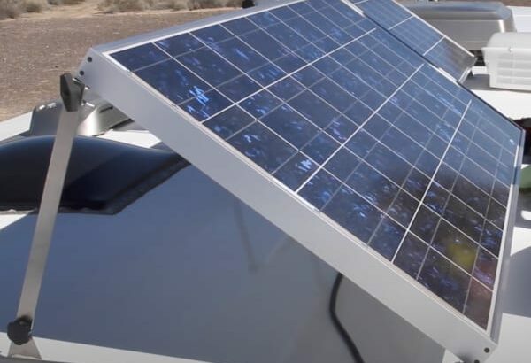 RV solar panel tilt kit with fixed length support rods