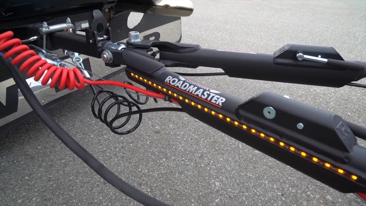 Anti-binding technology and lighted bars for safety.