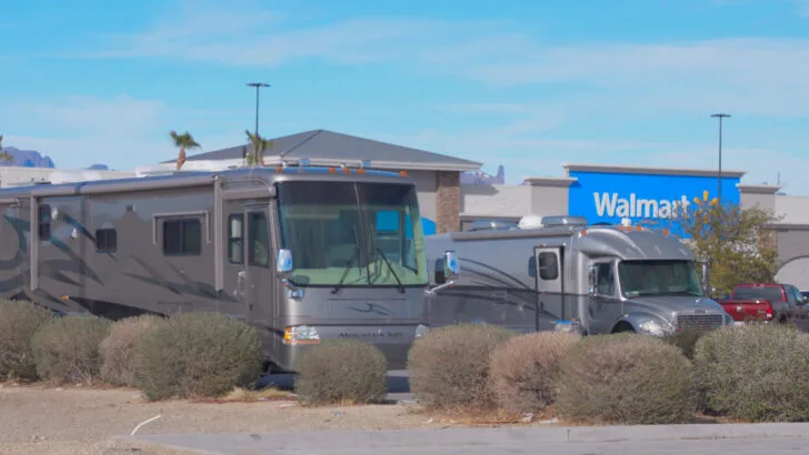 Rather than driving an RV in high winds, it may be safest to to pull over and spend the night or wait out the wind