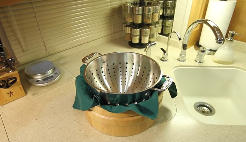 cloth napkins stop rattling pots and pans - RV tips and tricks