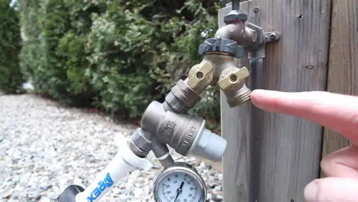 RV tips and tricks extra hose outlet at city water hookup using brass "Y" valve