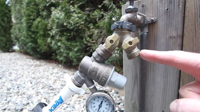 RV tips and tricks extra hose outlet at city water hookup using brass "Y" valve
