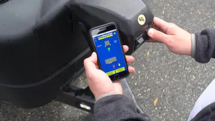 how to level a travel trailer using an electric tongue jack