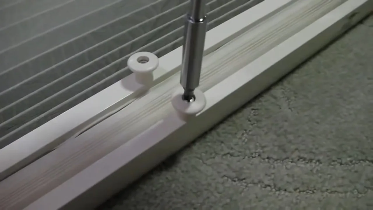 removing the round handles to restring rv pleated shades