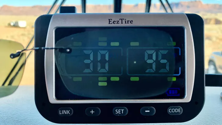 The screen on our EEZTire RV TPMS as seen through sunglasses