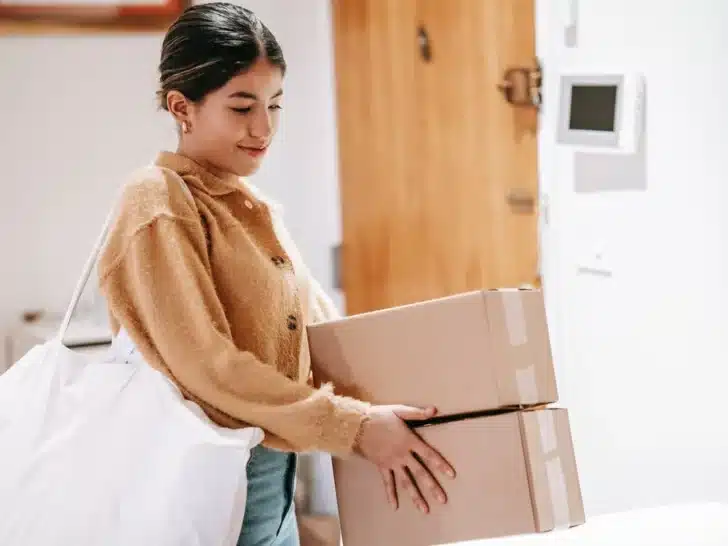 rv mail forwarding services can see that you receive packages and mail while on the road