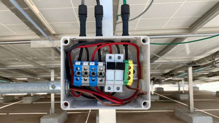 Solar Roof Top Combiner Box: Connecting RV Solar Power