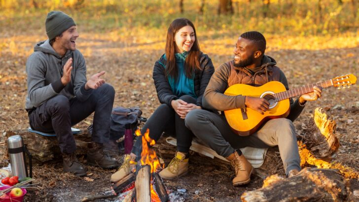 21 Great Campfire Songs to Sing On Your Next RV Trip