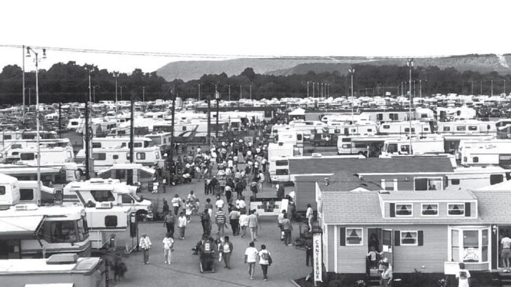 An old photo of the Hershey RV show in 1970