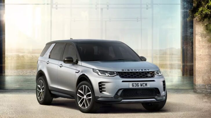 A 2024 Land Rover Discovery Sport