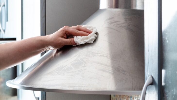 Polishing a stainless steel counter