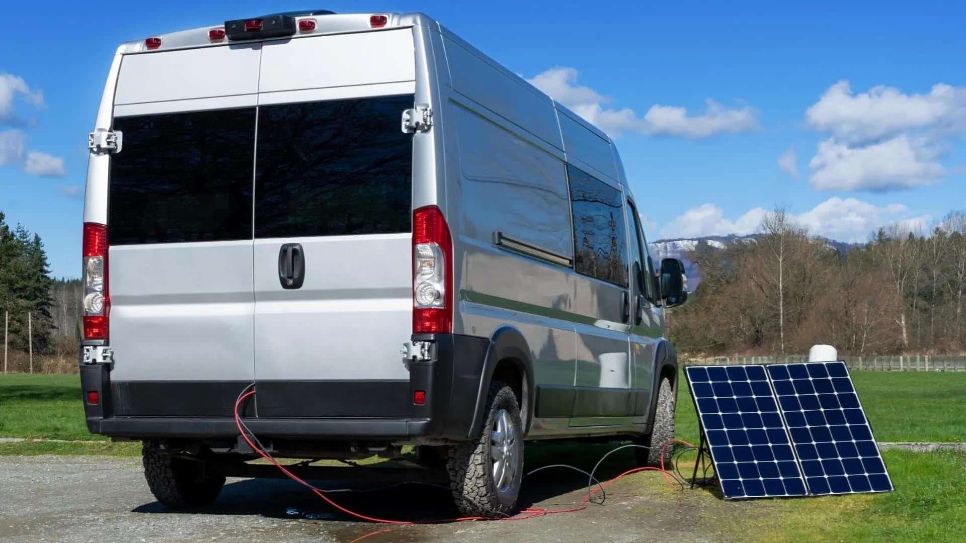 Portable vs. Roof Mounted Solar Panels: Who Wins?
